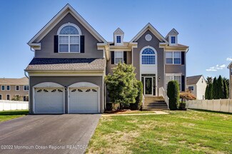 25 Inverness Dr, Marlboro, NJ 07746