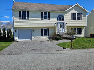 8 Carol Ct, Fall River, MA 02721