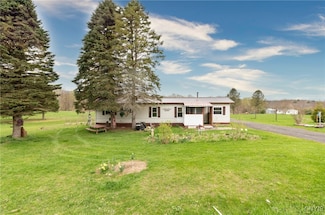 87 Kings Rd, Fulton, NY 13069