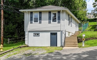 601 Midway Dr, Pittsburgh, PA 15215