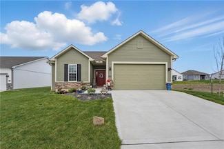 27008 E Olive Dr, Lee's Summit, MO 64086