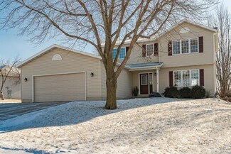 4440 Surrey Ln NW, Rochester, MN 55901