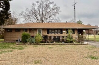 1626 Sunset Dr, Carmi, IL 62821