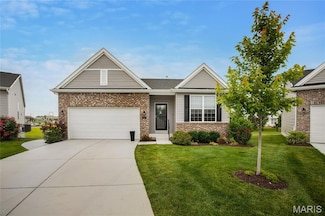 191 Noahs Mill Dr, Lake Saint Louis, MO 63367