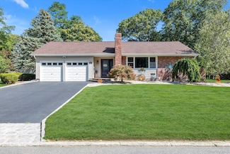 41 Landing Ln, Port Jefferson, NY 11777