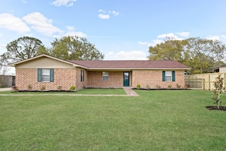 214 N Lake Dr, Winnie, TX 77665