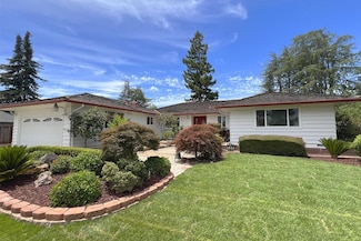 12141 Viewoak Dr, Saratoga, CA 95070