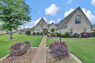 4587 Barkley Manor Dr, Collierville, TN 38017