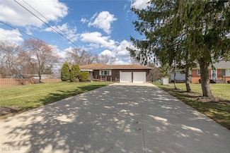 7997 Wesley Dr, Strongsville, OH 44136