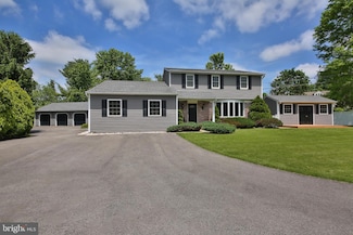 575 Pioneer Cir, Harleysville, PA 19438