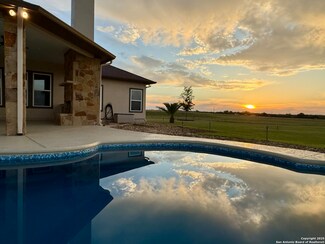 7803 Us Highway 181 S, Falls City, TX 78113
