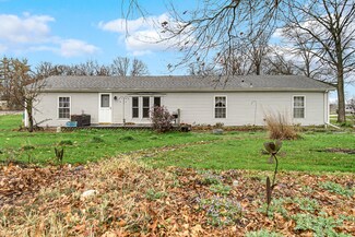 11963 N West Ave, Thayer, IN 46381