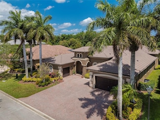 561 Enclave Cir E, Pembroke Pines, FL 33027