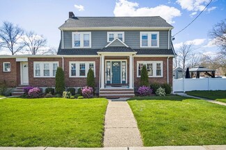 6 Bow St, Woburn, MA 01801