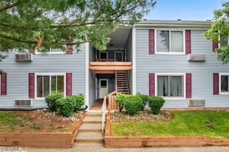 111 Aimwick Ct, Somerset, NJ 08873