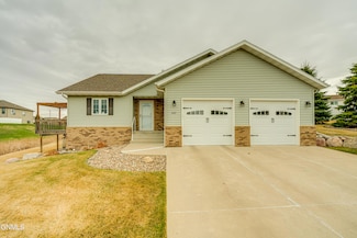3125 Illinois Dr, Bismarck, ND 58503