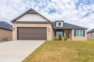 922 Sugar Loaf St, Prairie Grove, AR 72753