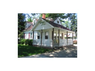 41 Shadywood Dr, Chippewa Lake, OH 44215