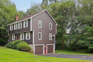 5 Sycamore Rd, Methuen, MA 01844