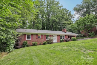 132 30th Ave NW, Hickory, NC 28601