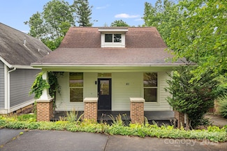41 Town Cir, Flat Rock, NC 28731