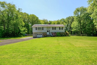 74 Blueberry Ln, Southbury, CT 06488