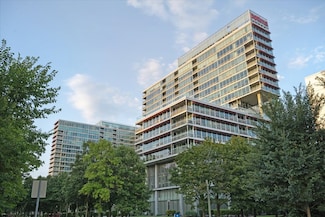 9715 Woods Dr Unit 1110, Skokie, IL 60077