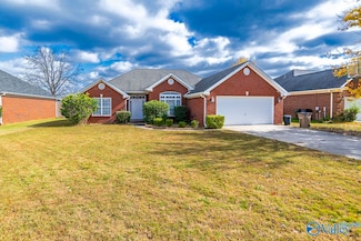 1910 Red Sunset Dr SW, Decatur, AL 35603