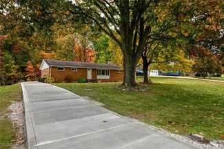 7720 Fawn Dr NW, North Canton, OH 44720