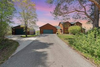 1826 8 Mile Rd, Kawkawlin, MI 48631