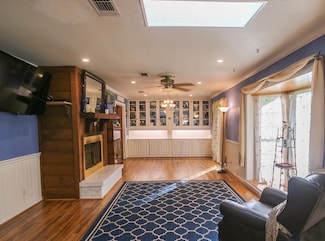 1305 West Grove, Lufkin, TX 75904