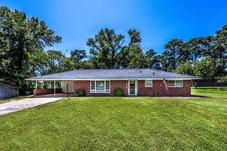 3010 Powell Rd, Huntsville, TX 77340