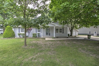 4265 E Kraft Rd, Dalton City, IL 61925