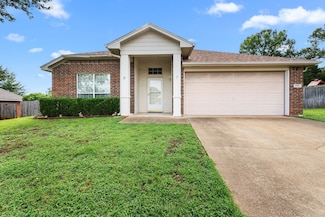 260 Crestview Dr, Jacksonville, TX 75766