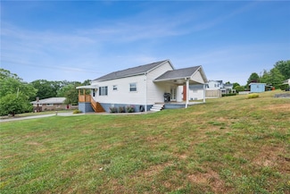 148 Trouttown Rd, Hunker, PA 15639