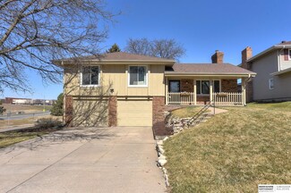 14238 Poppleton Cir, Omaha, NE 68144