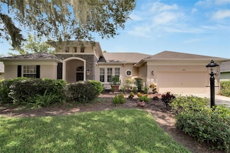 2925 Forest Hammock Dr, Plant City, FL 33566