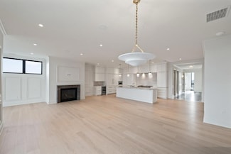 595 S 60th St Unit 301, West Des Moines, IA 50266