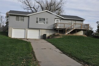 2255 16th St NW, Cedar Rapids, IA 52405