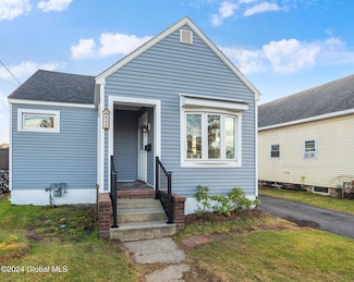 4 Nassau Ave, Schenectady, NY 12304