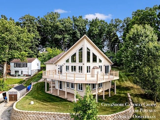 11725 Wabasis Lake Dr NE, Greenville, MI 48838