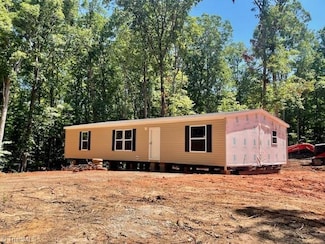 154 Lester Dr, Lexington, NC 27292
