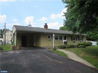 211 Birch Dr, Levittown, PA 19054
