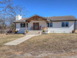 8257 Gary Dr, Tulsa, OK 74131