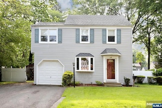 408 Terhune Ave, Paramus, NJ 07652
