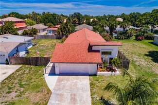 663 110th Ave N, Naples, FL 34108