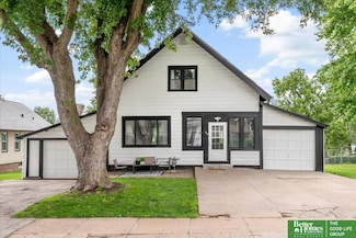 1924 S 34th St, Omaha, NE 68105