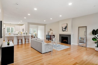 55 Driftwood Cir Unit 21, Sandown, NH 03873