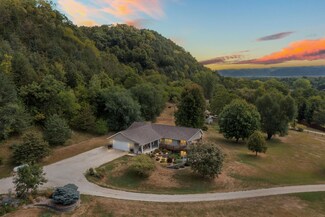 2352 Longview Ln, Harpers Ferry, IA 52146