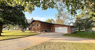 1500 River Rd, Windom, MN 56101